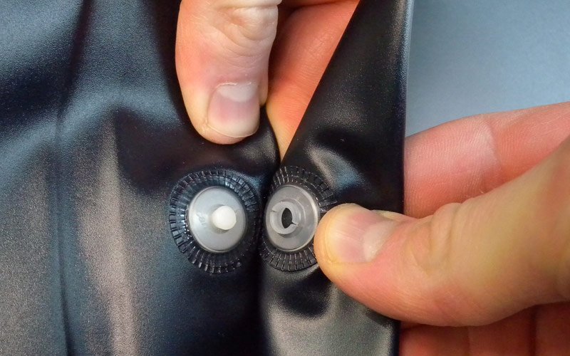 DRUKKNOPEN, RINGEN & RIVETTEN